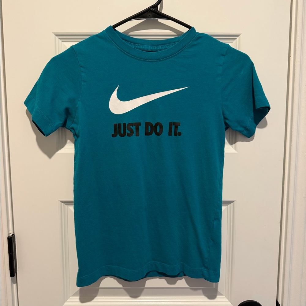 Boys Nike Teal Crewneck T‑Shirt with White Swoosh
